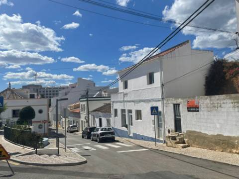 Moradia com Projeto Aprovado no Centro de Tavira