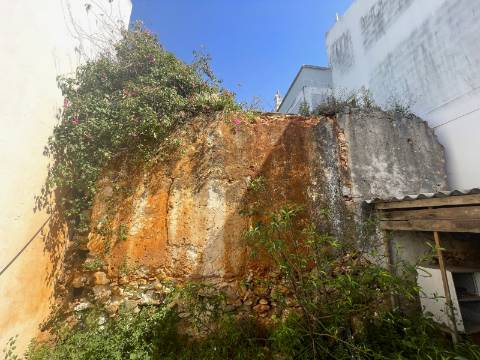 Moradia com Projeto Aprovado no Centro de Tavira