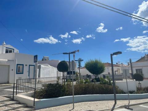 Moradia com Projeto Aprovado no Centro de Tavira