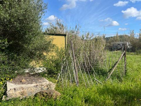 TERRENO COM 1.360 M2 - COM FURO - ÁGUA E ELETRICIDADE - JUNTO AO RIO GUADIANA - FOZ DE ODELEITE - CASTRO MARIM - ALGARVE