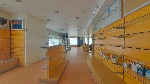 Oportunidade Imperdível em Olhão! Loja em Olhão com 335m2