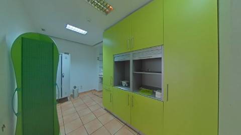 Oportunidade Imperdível em Olhão! Loja em Olhão com 335m2