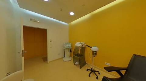 Oportunidade Imperdível em Olhão! Loja em Olhão com 335m2