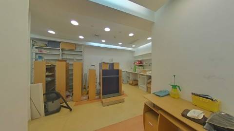 Oportunidade Imperdível em Olhão! Loja em Olhão com 335m2