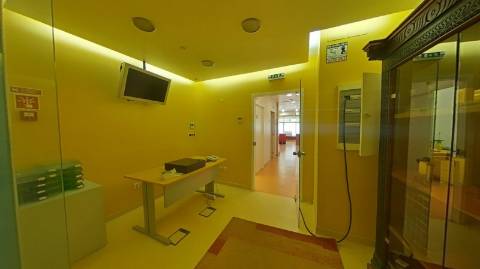 Oportunidade Imperdível em Olhão! Loja em Olhão com 335m2