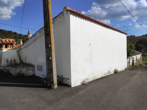 MORADIA TÉRREA - ISOLADA - COM FURO - COM TERRENO DE 600 M2 - CORTE PEQUENA - ODELEITE - CASTRO MARIM