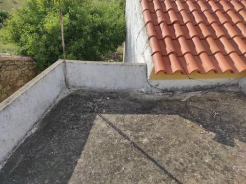 MORADIA TÉRREA - ISOLADA - COM FURO - COM TERRENO DE 600 M2 - CORTE PEQUENA - ODELEITE - CASTRO MARIM