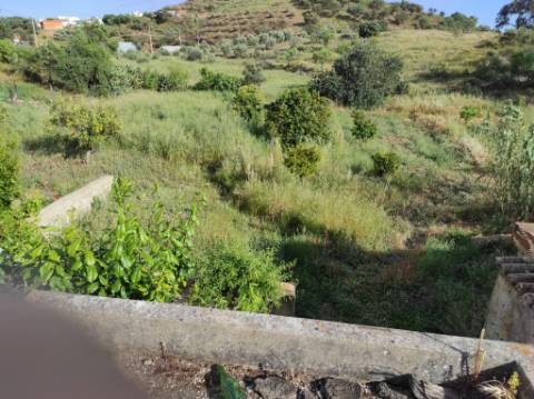 MORADIA TÉRREA - ISOLADA - COM FURO - COM TERRENO DE 600 M2 - CORTE PEQUENA - ODELEITE - CASTRO MARIM