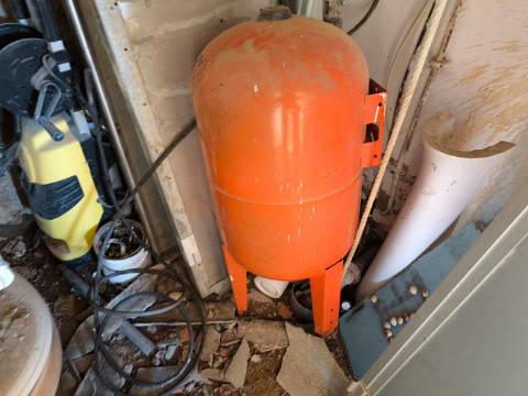 MORADIA TÉRREA - ISOLADA - COM FURO - COM TERRENO DE 600 M2 - CORTE PEQUENA - ODELEITE - CASTRO MARIM