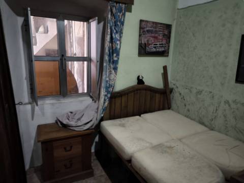 MORADIA TÉRREA - ISOLADA - COM FURO - COM TERRENO DE 600 M2 - CORTE PEQUENA - ODELEITE - CASTRO MARIM