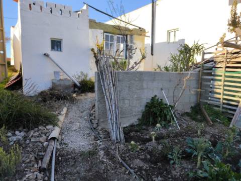 MORADIA TÉRREA - ISOLADA - COM FURO - COM TERRENO DE 600 M2 - CORTE PEQUENA - ODELEITE - CASTRO MARIM