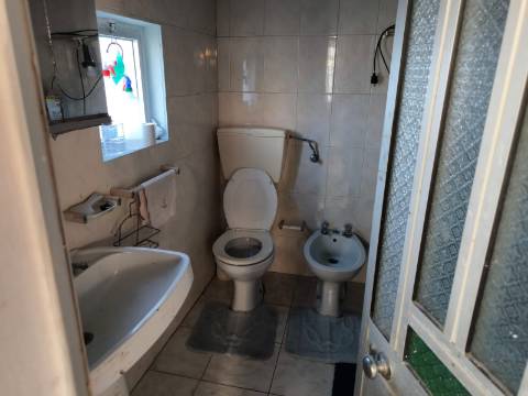 MORADIA TÉRREA - ISOLADA - COM FURO - COM TERRENO DE 600 M2 - CORTE PEQUENA - ODELEITE - CASTRO MARIM