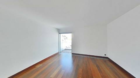 T4 de Luxo - Restelo