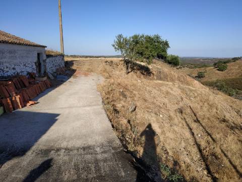 RUÍNA COM TERRENO E VISTA MAR NO MAGOITO EM ODELEITE - CASTRO MARIM