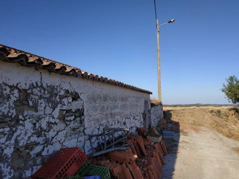 RUÍNA COM TERRENO E VISTA MAR NO MAGOITO EM ODELEITE - CASTRO MARIM
