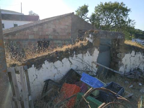 RUÍNA COM TERRENO E VISTA MAR NO MAGOITO EM ODELEITE - CASTRO MARIM