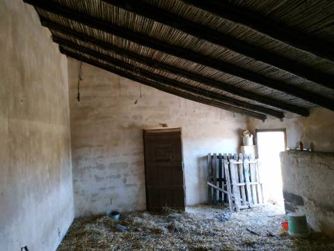 RUÍNA COM TERRENO E VISTA MAR NO MAGOITO EM ODELEITE - CASTRO MARIM