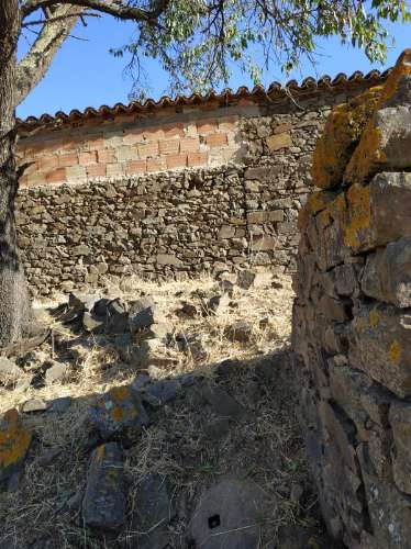 RUÍNA COM TERRENO E VISTA MAR NO MAGOITO EM ODELEITE - CASTRO MARIM