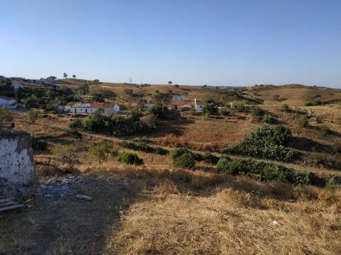 RUÍNA COM TERRENO E VISTA MAR NO MAGOITO EM ODELEITE - CASTRO MARIM