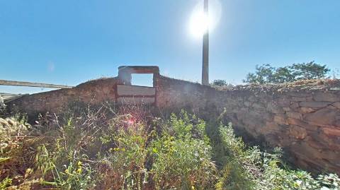 RUÍNA COM TERRENO E VISTA MAR NO MAGOITO EM ODELEITE - CASTRO MARIM