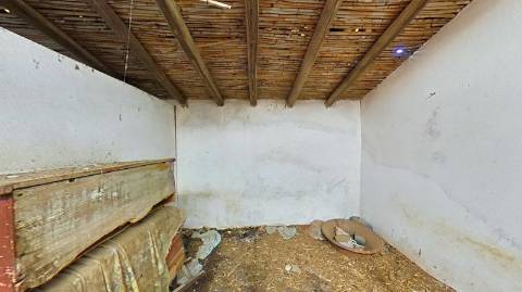 RUÍNA COM TERRENO E VISTA MAR NO MAGOITO EM ODELEITE - CASTRO MARIM