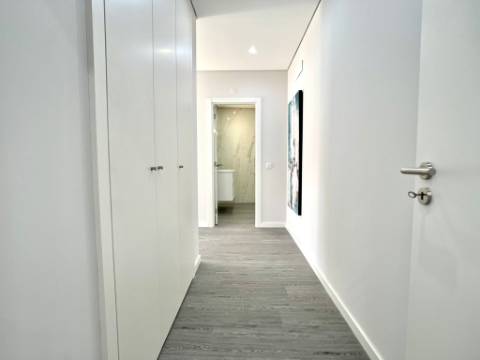 Apartamento T3 em Condomínio com Piscina, NOVO!!!