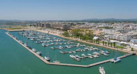 Apartamento T3 em Condomínio com Piscina, NOVO!!!