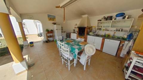 Moradia Típica T3 com piscina.