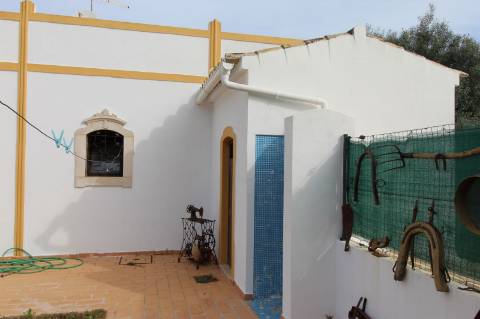 Moradia Típica T3 com piscina.