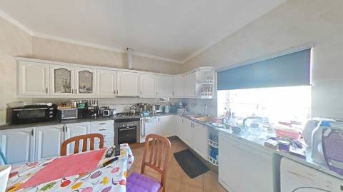 Moradia Típica T3 com piscina.