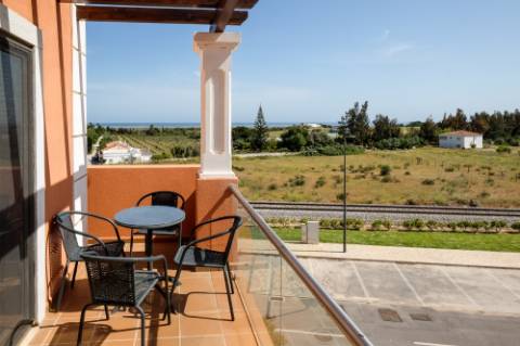 Apartamento T2 disponível para arrendamentos de Inverno localizado em Luz de Tavira.