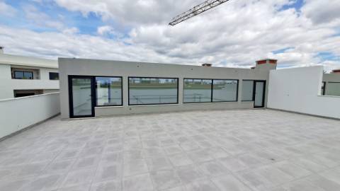 Apartamento T4, top floor, Tavira