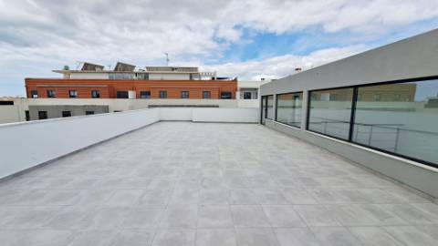 Apartamento T4, top floor, Tavira