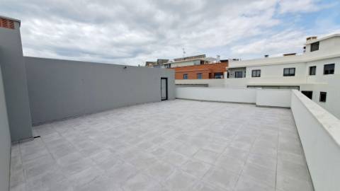 Apartamento T4, top floor, Tavira