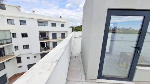 Apartamento T4, top floor, Tavira