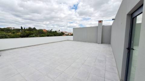 Apartamento T4, top floor, Tavira