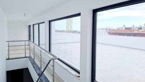 Apartamento T4, top floor, Tavira