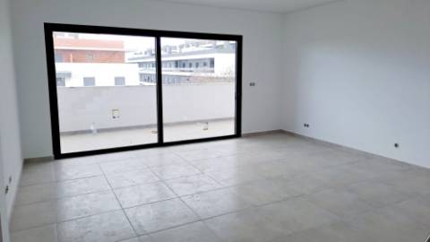 Apartamento T4, top floor, Tavira