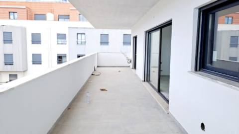 Apartamento T4, top floor, Tavira