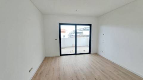 Apartamento T4, top floor, Tavira