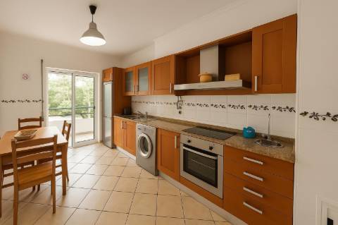 Apartamento T3, com vista mar, em urbanização calma da cidade de Tavira