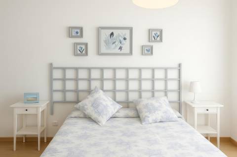 Apartamento T3, com vista mar, em urbanização calma da cidade de Tavira