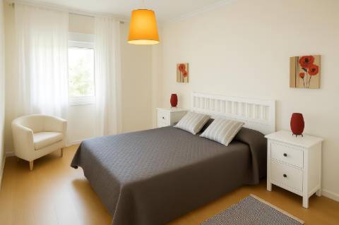 Apartamento T3, com vista mar, em urbanização calma da cidade de Tavira