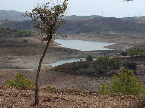 TERRENO COM 21040 M2 VISTA LAGO - PRÓXIMO AS ALCARIAS GRANDES - CASTRO MARIM - ALGARVE