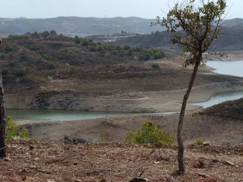 TERRENO COM 21040 M2 VISTA LAGO - PRÓXIMO AS ALCARIAS GRANDES - CASTRO MARIM - ALGARVE