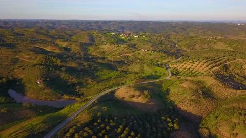 TERRENO COM 21040 M2 VISTA LAGO - PRÓXIMO AS ALCARIAS GRANDES - CASTRO MARIM - ALGARVE