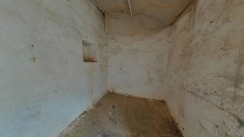 MORADIA ISOLADA EM RUÍNAS, PARA RECUPERAR COM TERRENO DE 1.560 M2 - AMPLIAR A 250 M2 - COM GARAGEM - PISCINA - ALCARIAS GRANDES - ALGARVE