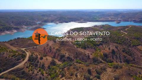 MORADIA ISOLADA EM RUÍNAS, PARA RECUPERAR COM TERRENO DE 1.560 M2 - AMPLIAR A 250 M2 - COM GARAGEM - PISCINA - ALCARIAS GRANDES - ALGARVE