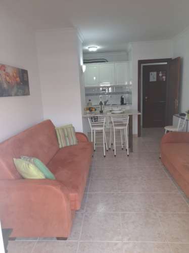 Apartamento T1 com vista mar para arrendamento de Outubro a Maio