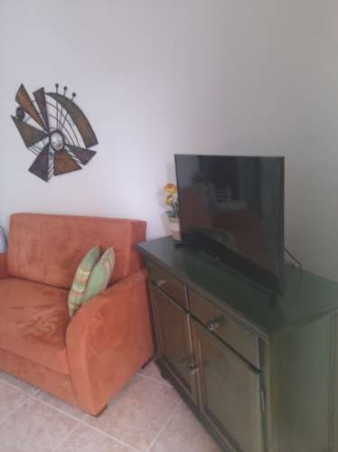 Apartamento T1 com vista mar para arrendamento de Outubro a Maio